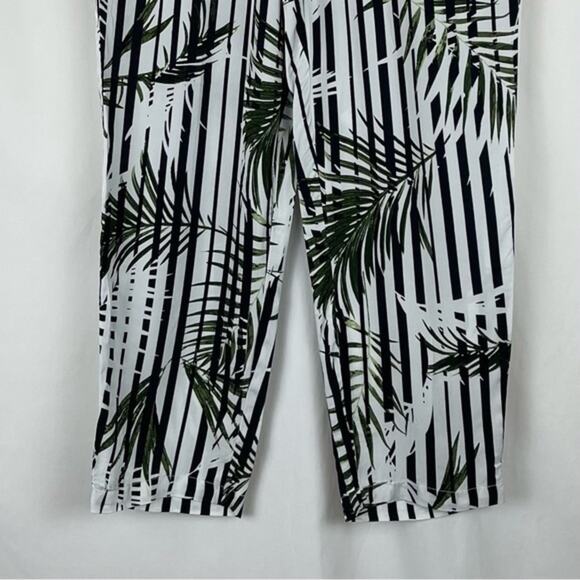 Lauren Ralph Lauren White & Black Striped Leaf Cottage Pants NWOT Size 2P - Picture 4 of 12